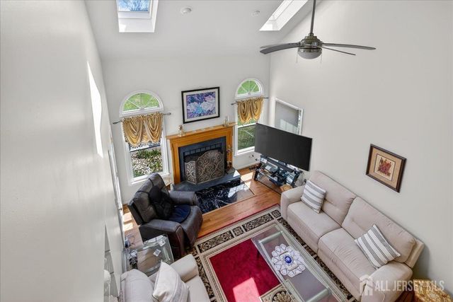 25 Kinglet Drive N, Plainsboro, NJ 08512