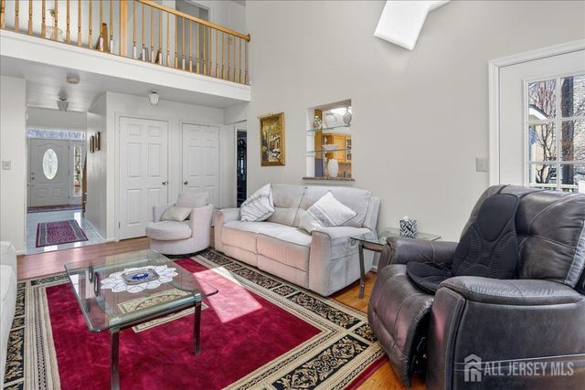 25 Kinglet Drive N, Plainsboro, NJ 08512