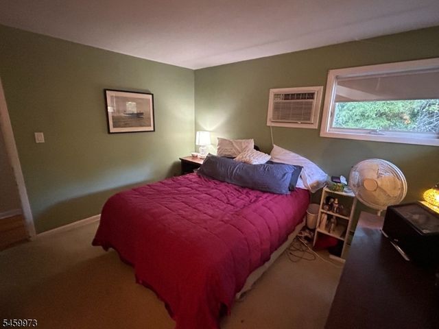 55 Hillside Dr, Hamburg Boro, NJ 07419