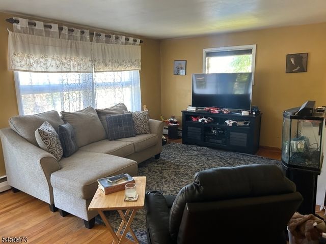 55 Hillside Dr, Hamburg Boro, NJ 07419