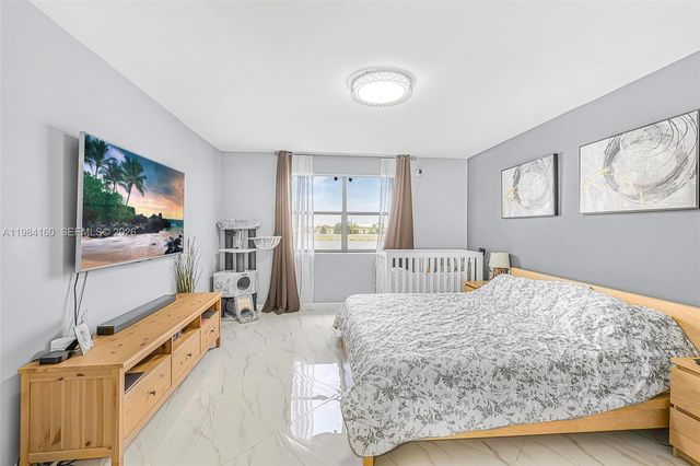 605 Ives Dairy Rd 305-7, Miami, FL 33179