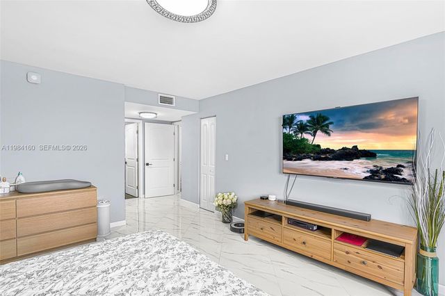 605 Ives Dairy Rd 305-7, Miami, FL 33179