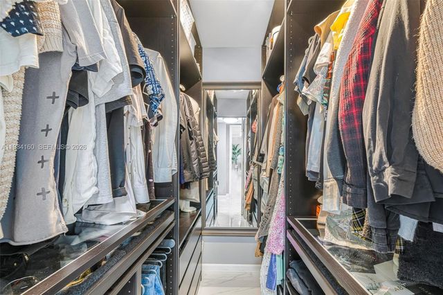 605 Ives Dairy Rd 305-7, Miami, FL 33179