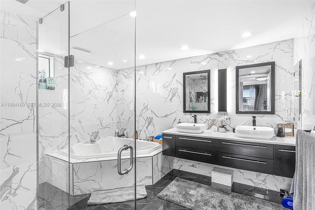 605 Ives Dairy Rd 305-7, Miami, FL 33179