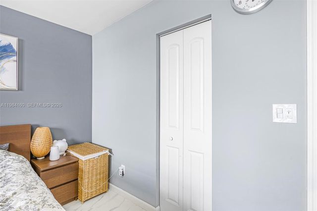 605 Ives Dairy Rd 305-7, Miami, FL 33179