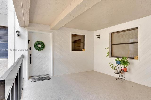 605 Ives Dairy Rd 305-7, Miami, FL 33179