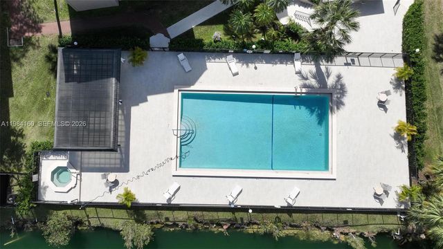 605 Ives Dairy Rd 305-7, Miami, FL 33179