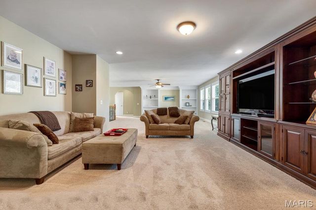 715 Cooper Way Drive, O'fallon, MO 63368