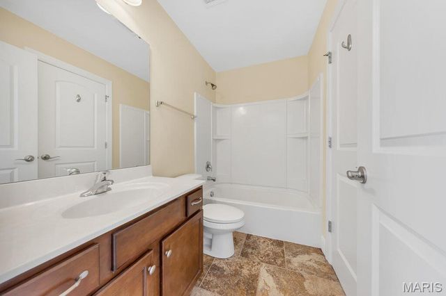 715 Cooper Way Drive, O'fallon, MO 63368