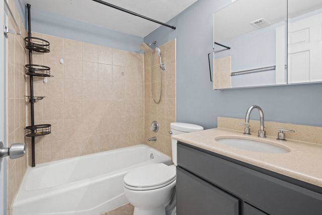 2815 Glenwood Lansing Road 205, Lynwood, IL 60411
