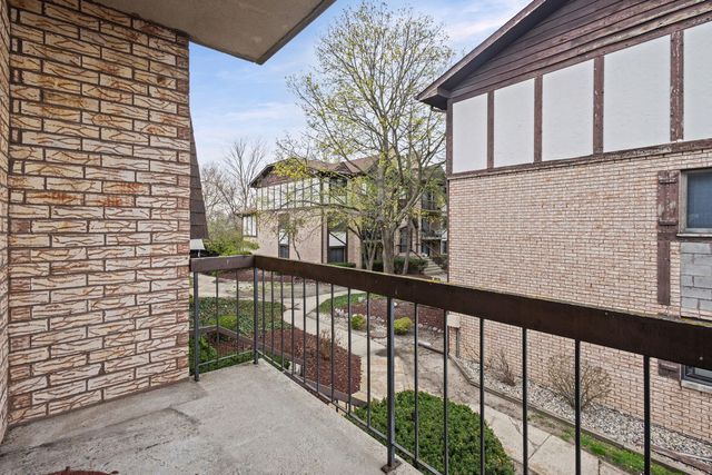 2815 Glenwood Lansing Road 205, Lynwood, IL 60411