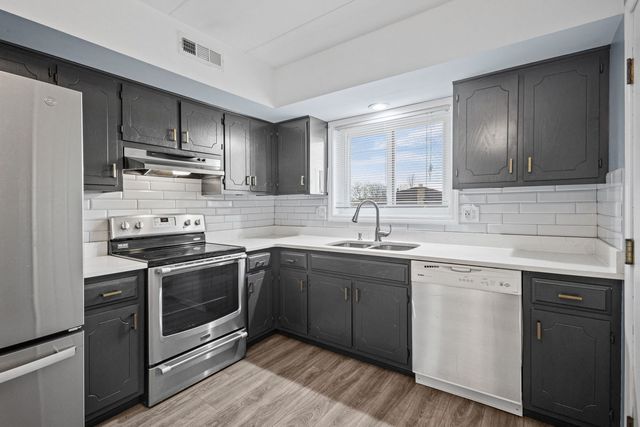 2815 Glenwood Lansing Road 205, Lynwood, IL 60411