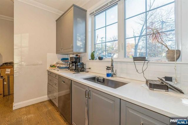 5 Benjamin Road, Tenafly, NJ 07670