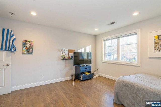 5 Benjamin Road, Tenafly, NJ 07670