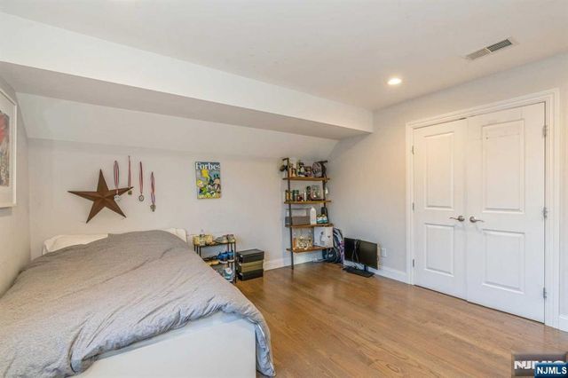 5 Benjamin Road, Tenafly, NJ 07670