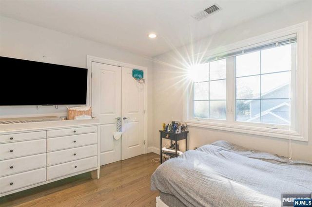 5 Benjamin Road, Tenafly, NJ 07670