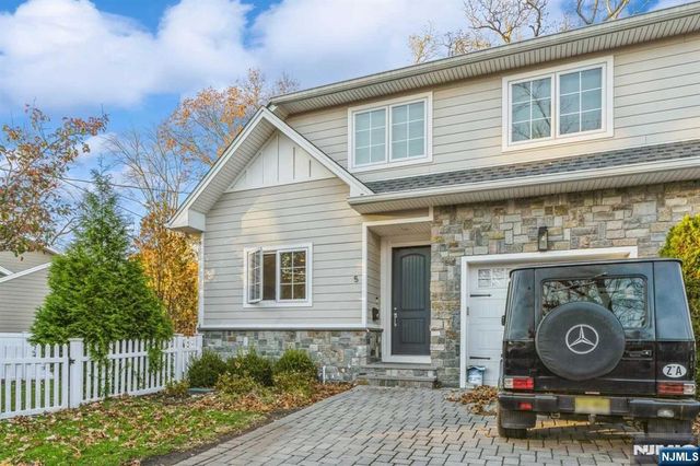 5 Benjamin Road, Tenafly, NJ 07670