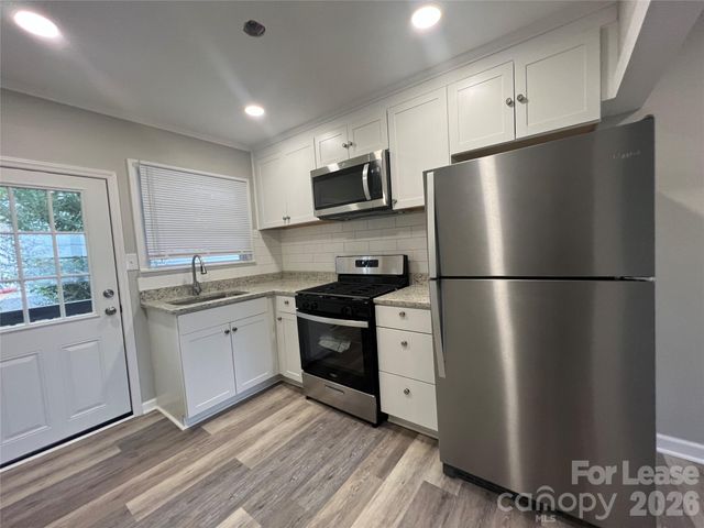 1300 Main Street 6, Mount Holly, NC 28120
