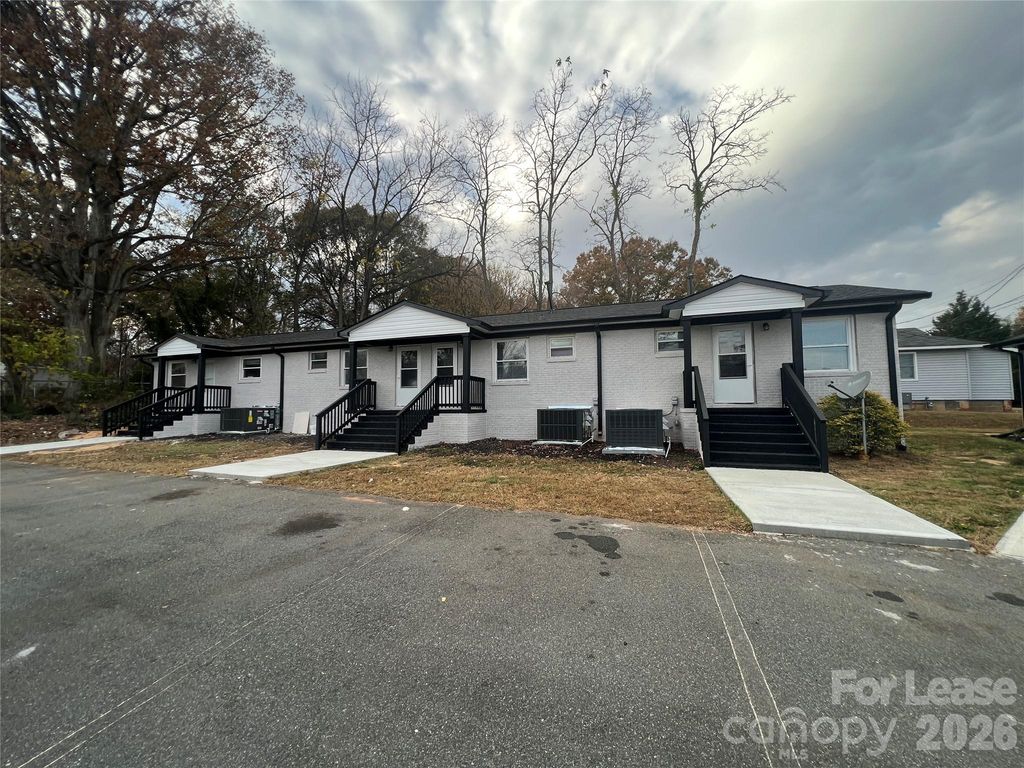 1300 Main Street 6, Mount Holly, NC 28120