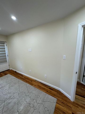 423 Beach 9th Street 2nd Floor, Far Rockaway, NY 11691