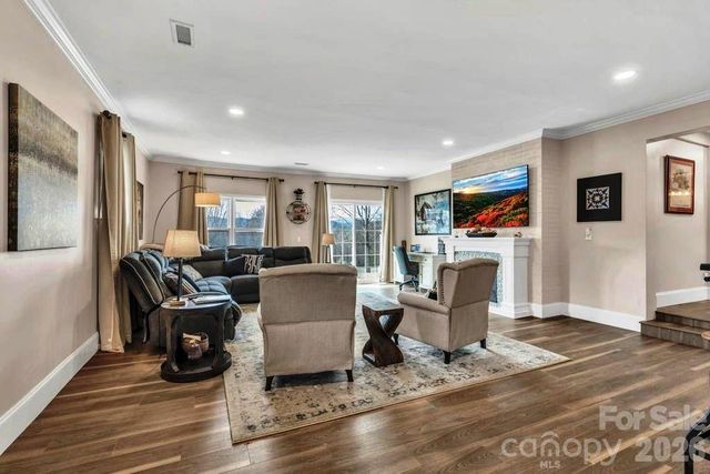 11974 US Highway 421 Highway N, Zionville, NC 26989