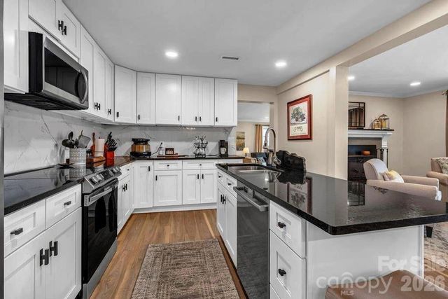 11974 US Highway 421 Highway N, Zionville, NC 26989