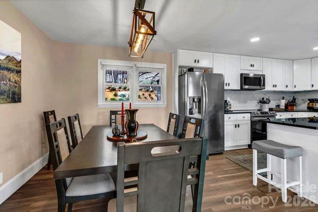 11974 US Highway 421 Highway N, Zionville, NC 26989