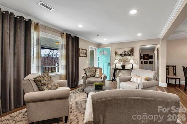 11974 US Highway 421 Highway N, Zionville, NC 26989