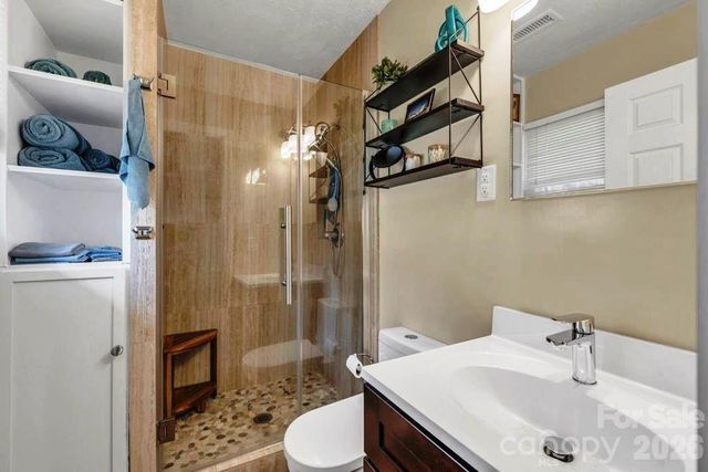 11974 US Highway 421 Highway N, Zionville, NC 26989