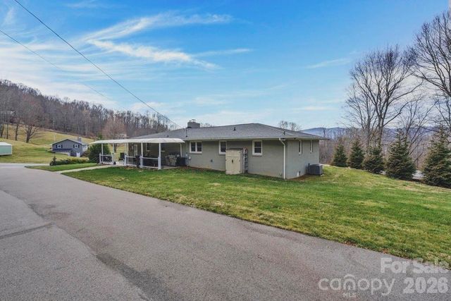 11974 US Highway 421 Highway N, Zionville, NC 26989