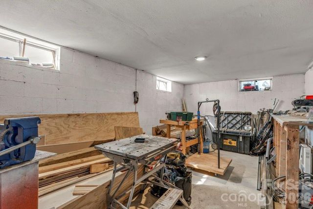 11974 US Highway 421 Highway N, Zionville, NC 26989