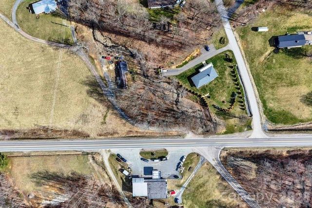 11974 US Highway 421 Highway N, Zionville, NC 26989