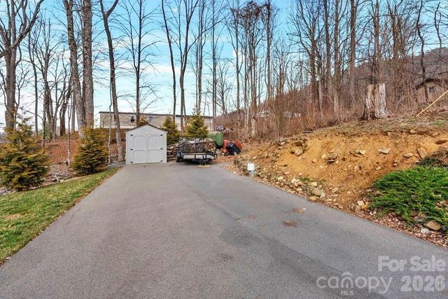 11974 US Highway 421 Highway N, Zionville, NC 26989