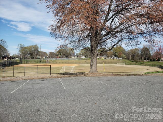 1417 N Oakwood Street, Gastonia, NC 28052