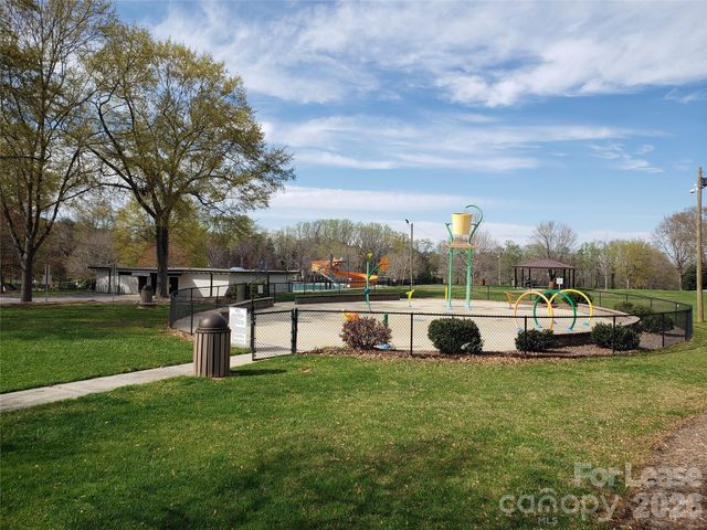 1417 N Oakwood Street, Gastonia, NC 28052
