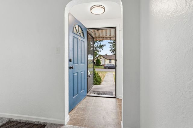 8015 E Carlisle Ave, Spokane Valley, WA 99212