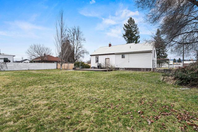 8015 E Carlisle Ave, Spokane Valley, WA 99212