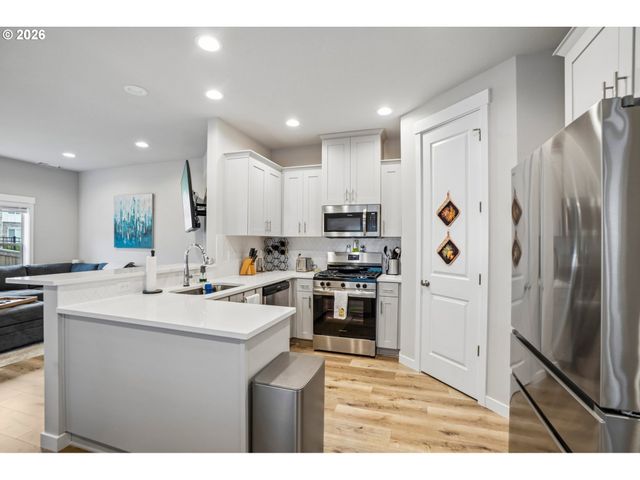 16786 Se SCOUTERS MOUNTAIN Rd, Happy Valley, OR 97086
