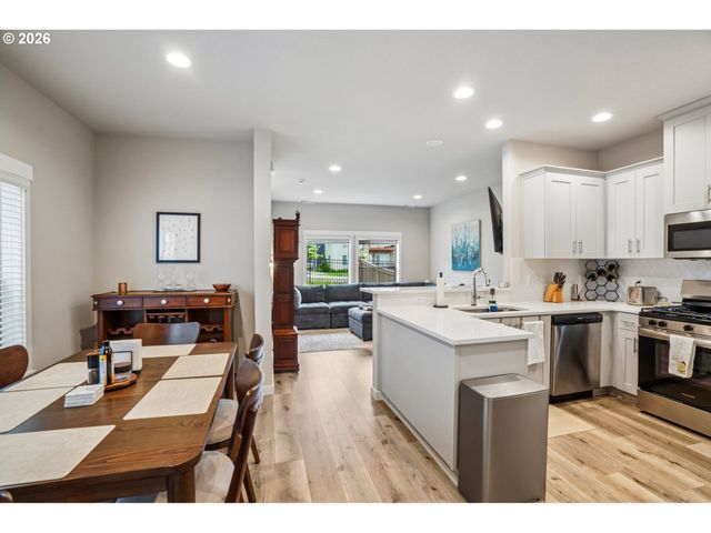 16786 Se SCOUTERS MOUNTAIN Rd, Happy Valley, OR 97086