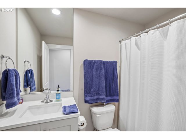 16786 Se SCOUTERS MOUNTAIN Rd, Happy Valley, OR 97086