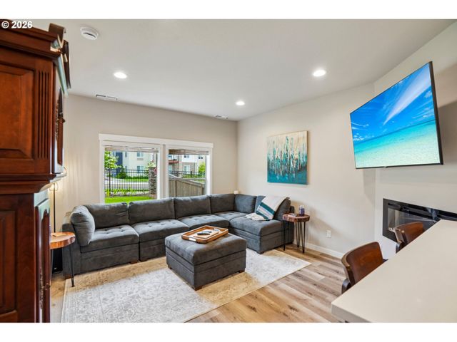 16786 Se SCOUTERS MOUNTAIN Rd, Happy Valley, OR 97086
