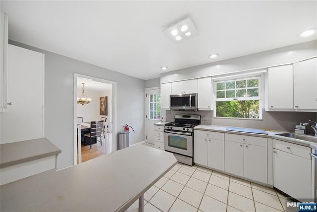 182 Pascack Avenue, Emerson, NJ 07630