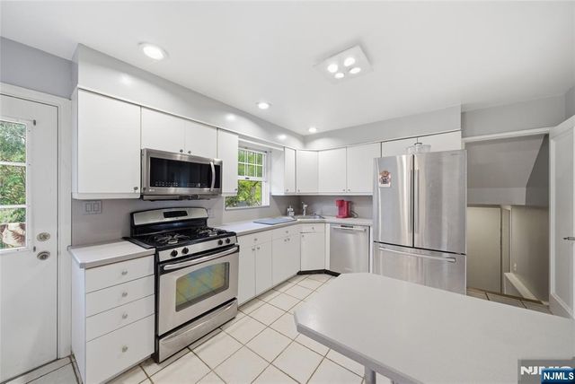182 Pascack Avenue, Emerson, NJ 07630