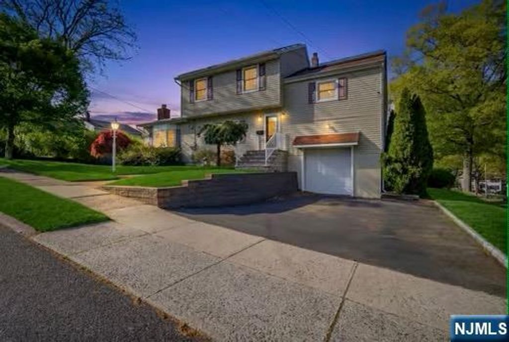 182 Pascack Avenue, Emerson, NJ 07630