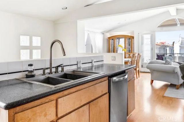 440 Marine Place, Manhattan Beach, CA 90266