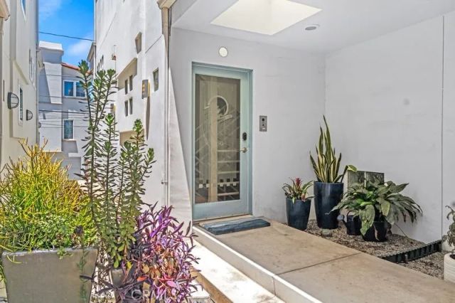 440 Marine Place, Manhattan Beach, CA 90266