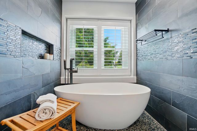 6326 Treasure Cove, Fort Wayne, IN 46835