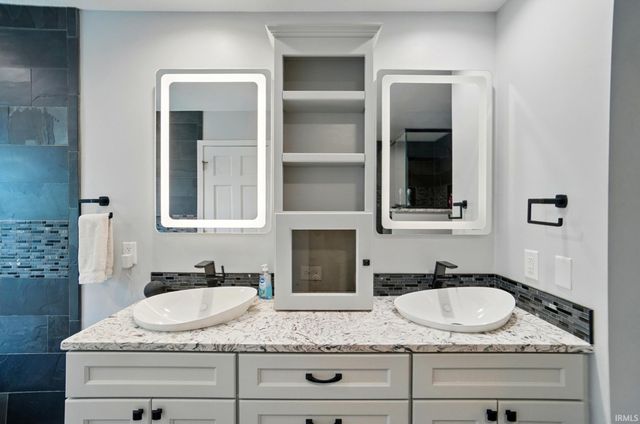 6326 Treasure Cove, Fort Wayne, IN 46835