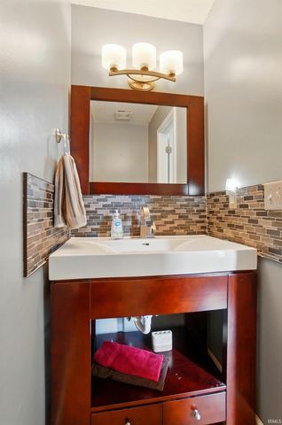 6326 Treasure Cove, Fort Wayne, IN 46835