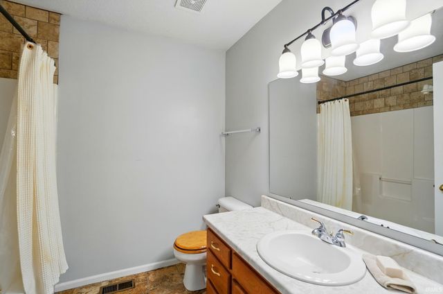 6326 Treasure Cove, Fort Wayne, IN 46835